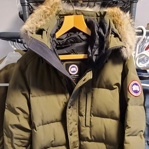 Canada Goose Carson Parka, Large, Military Green